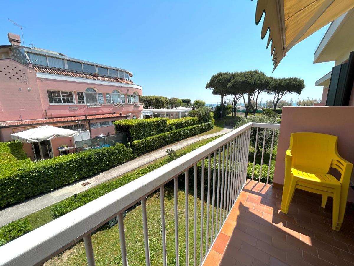 Appartement Seaside Terrace & Pool Getaway à Cavallino-Treporti Extérieur photo