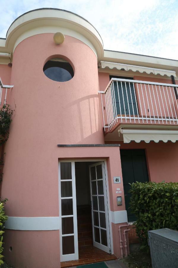 Appartement Seaside Terrace & Pool Getaway à Cavallino-Treporti Extérieur photo