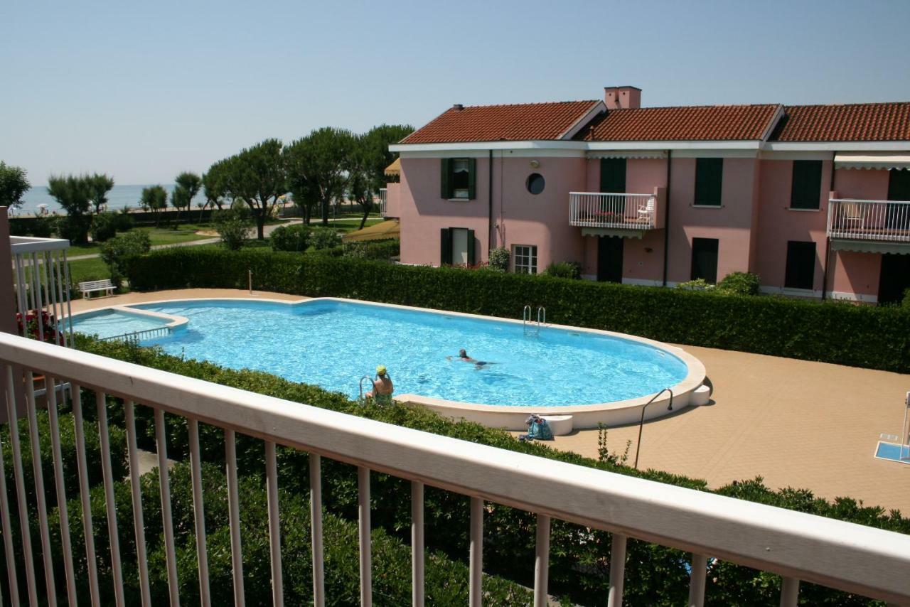 Appartement Seaside Terrace & Pool Getaway à Cavallino-Treporti Extérieur photo